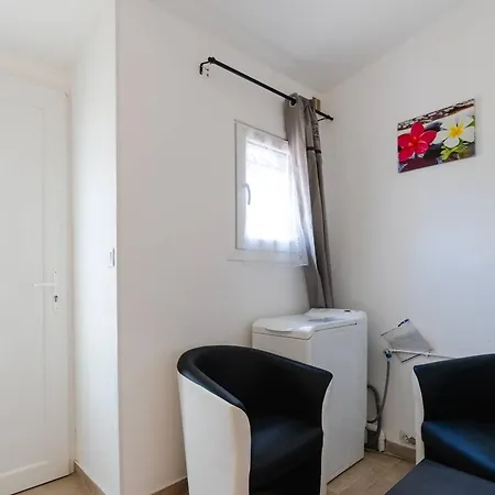 Holiday home Maison Chaleureuse A Gruissan, Proche Plage, 6 Pers, Parking Prive, Animaux Acceptes - Fr-1-409a-13 *